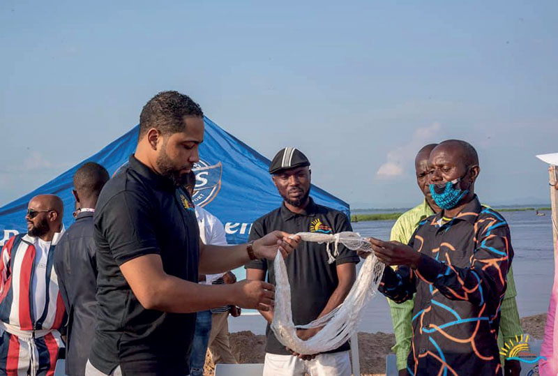 DISTRIBUTION DES FILETS CONVENTIONNELS AUX PÊCHEURS DE KINGABWA